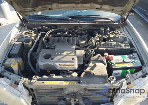 2000 Infiniti I30 Luxury/Touring z USA, uszkodzony, nr VIN JNKCA31A8YT118924